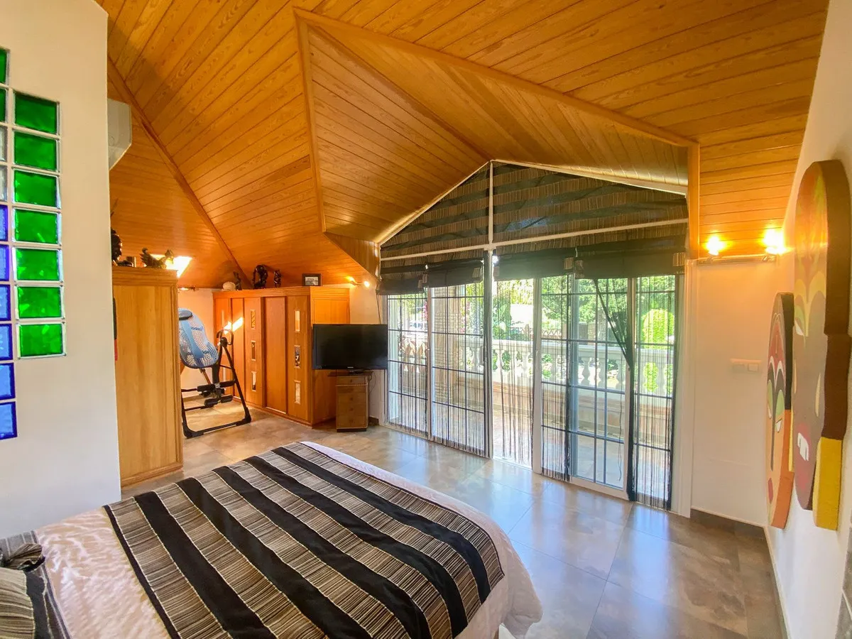 8dc1ece0-ee4d-4a23-85d4-15514681c11f