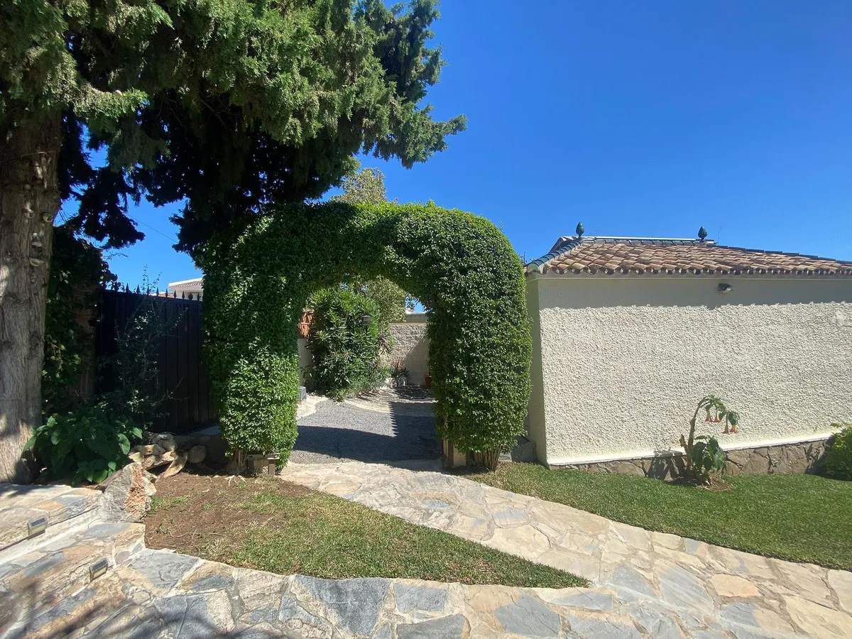 b3fab433-8b84-49b2-b695-2271f6db2148