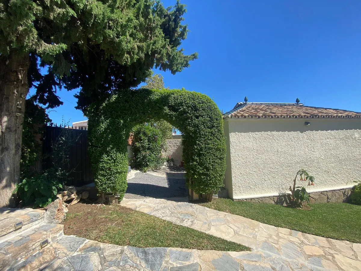 f2e3910c-bc0c-4f2d-916f-53e1f1232b58