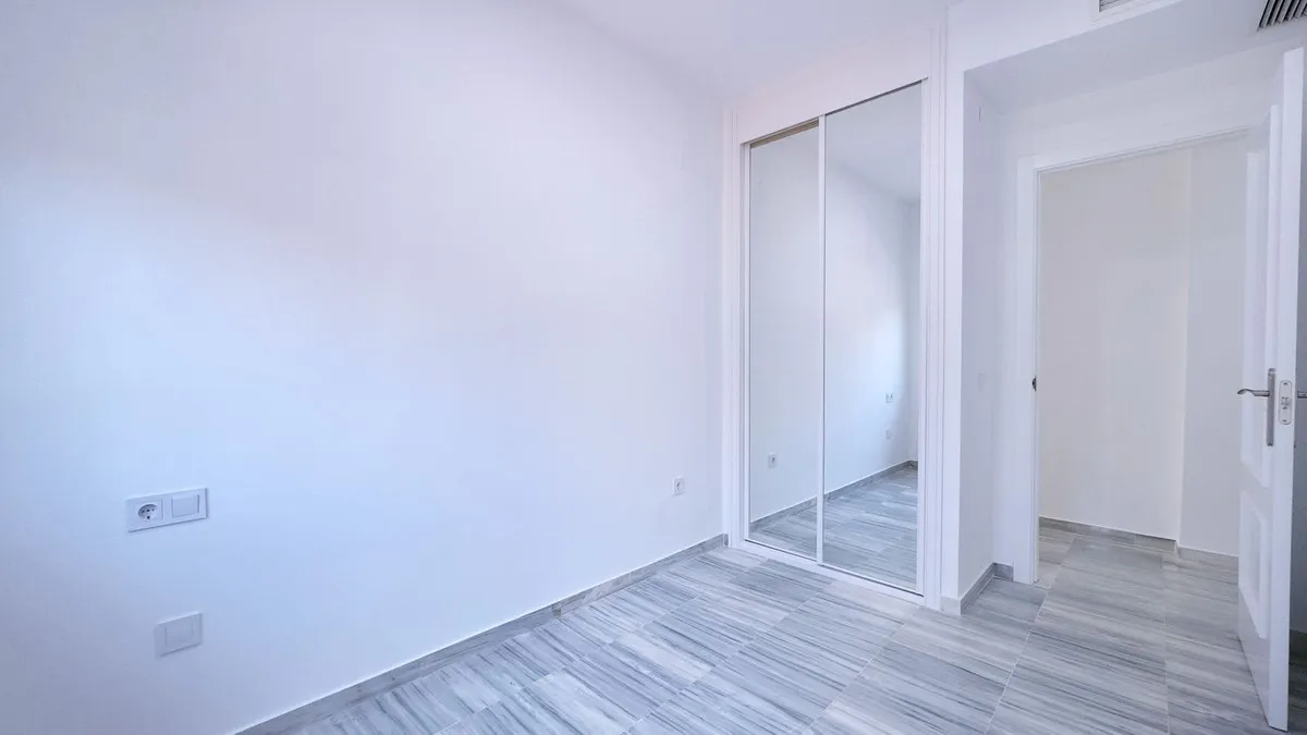 56f94348-dea4-4035-a1d1-5f077d1b1f7d