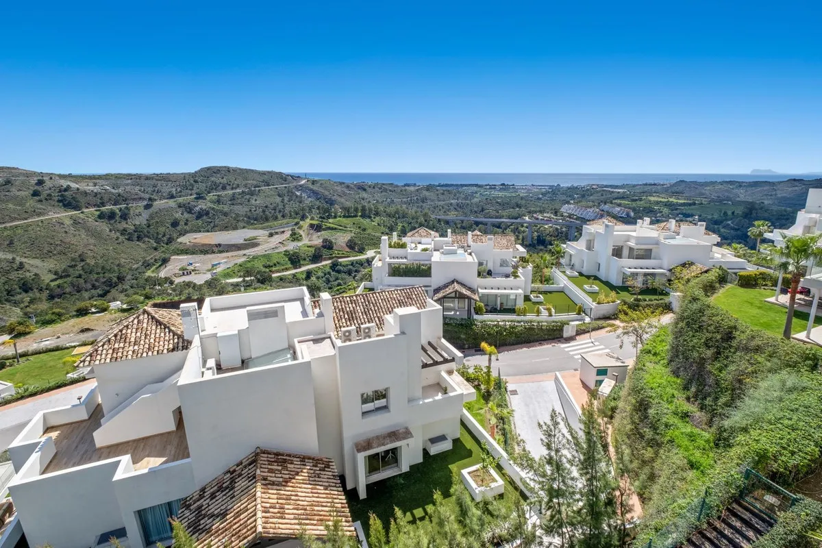 3e082994-828e-432d-a016-7f2b82fbee42