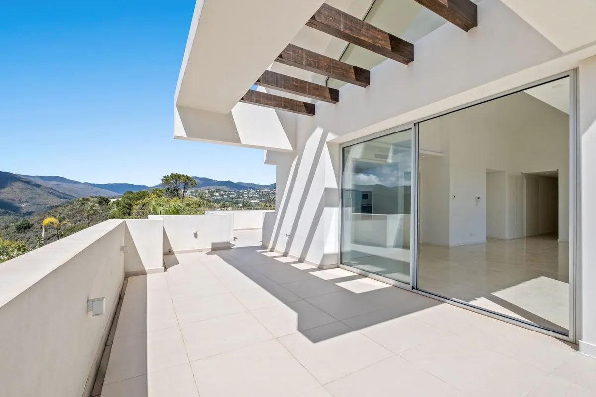 ce8ead2f-57d6-42e5-9192-e4de55478bea