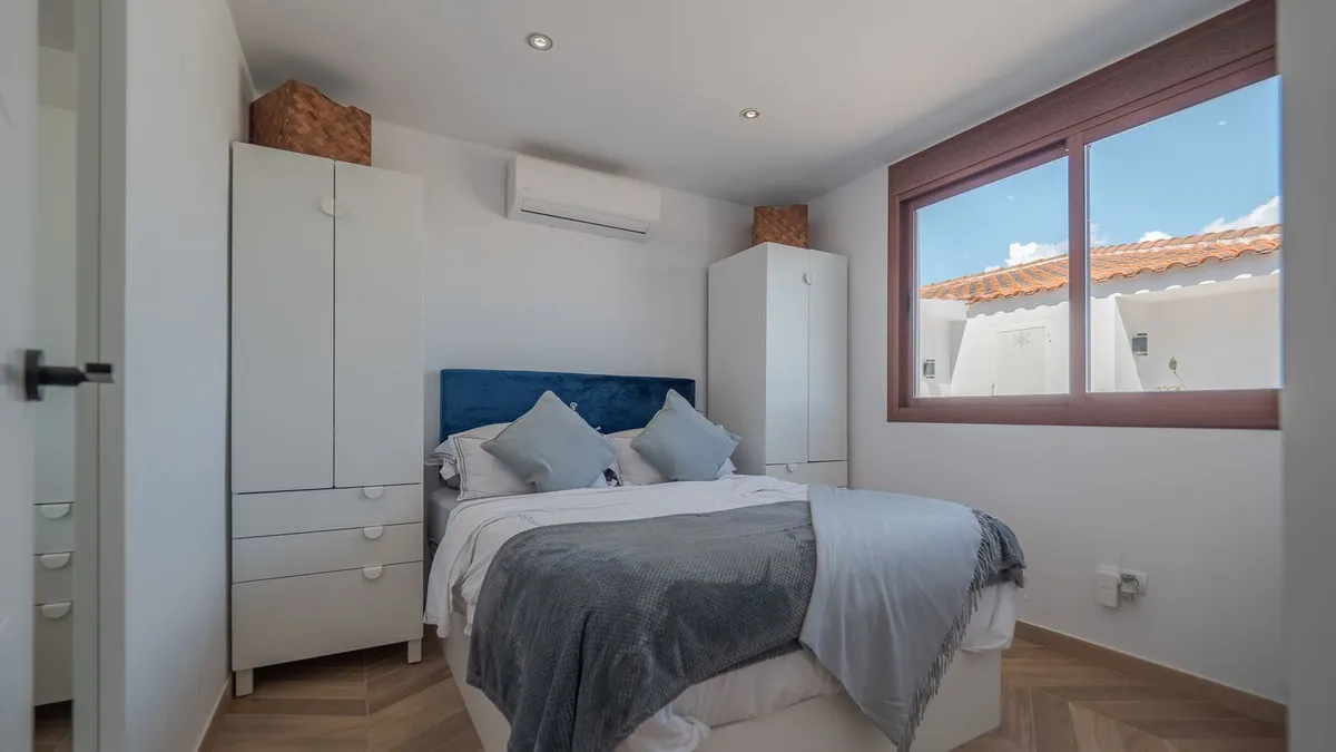 05efde37-e221-4c3f-b22b-7dd0fe8b907d