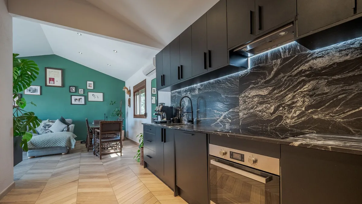 104ab490-c5de-4bea-8ea4-015c6245d96c