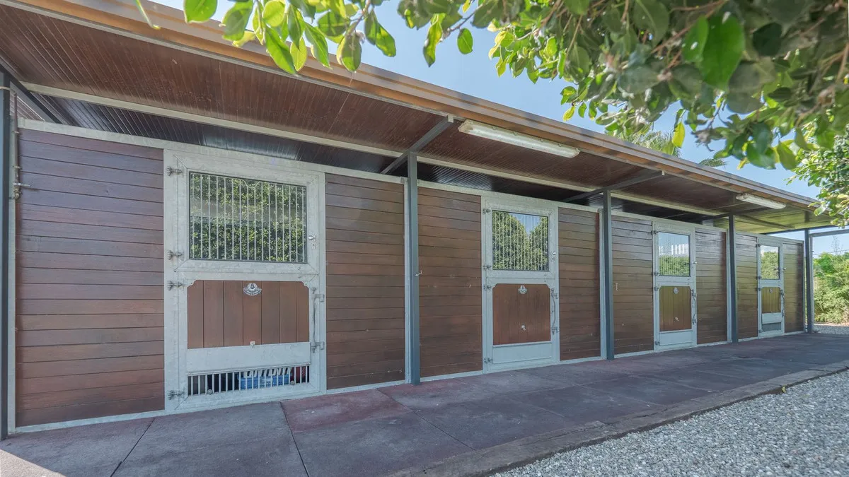 4b74d35c-a526-40dd-aeea-e305339322d1