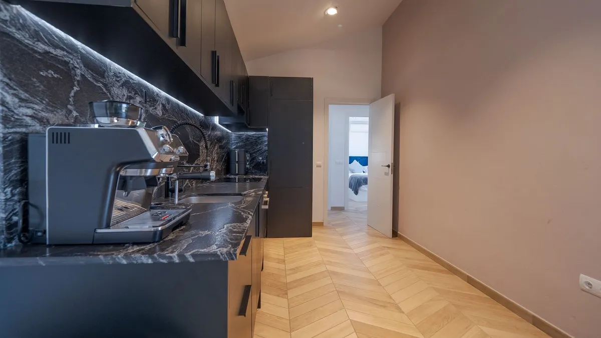 541dbdeb-a5c0-42db-b5d6-24398e060719