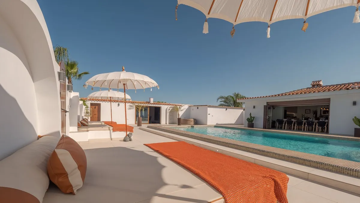 a353c5c6-6f78-44db-ba2e-4d103420885f