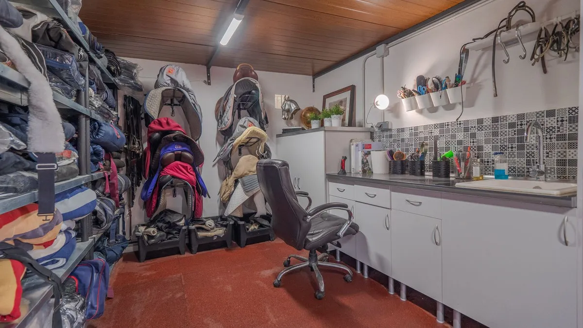 b0b2d9c4-cbe6-4a5d-8edc-811142d94e76