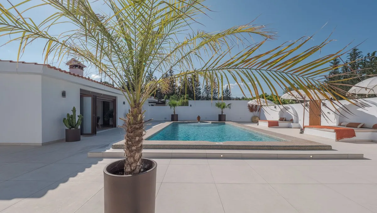 be1340b0-011c-451c-84e3-a516716a7c2d