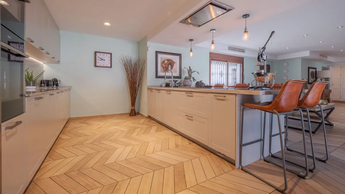 e327e577-20ec-44d7-b8b3-2d1a48853b53