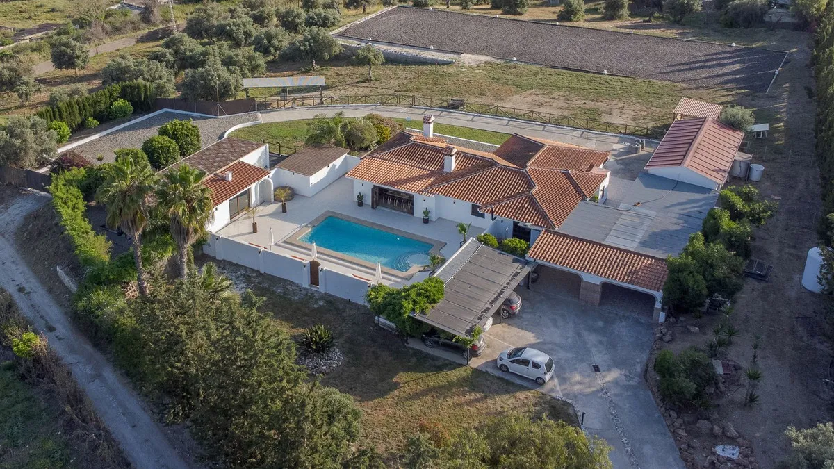 f2489eac-24d1-4ac4-b73e-da2eb90ddd98