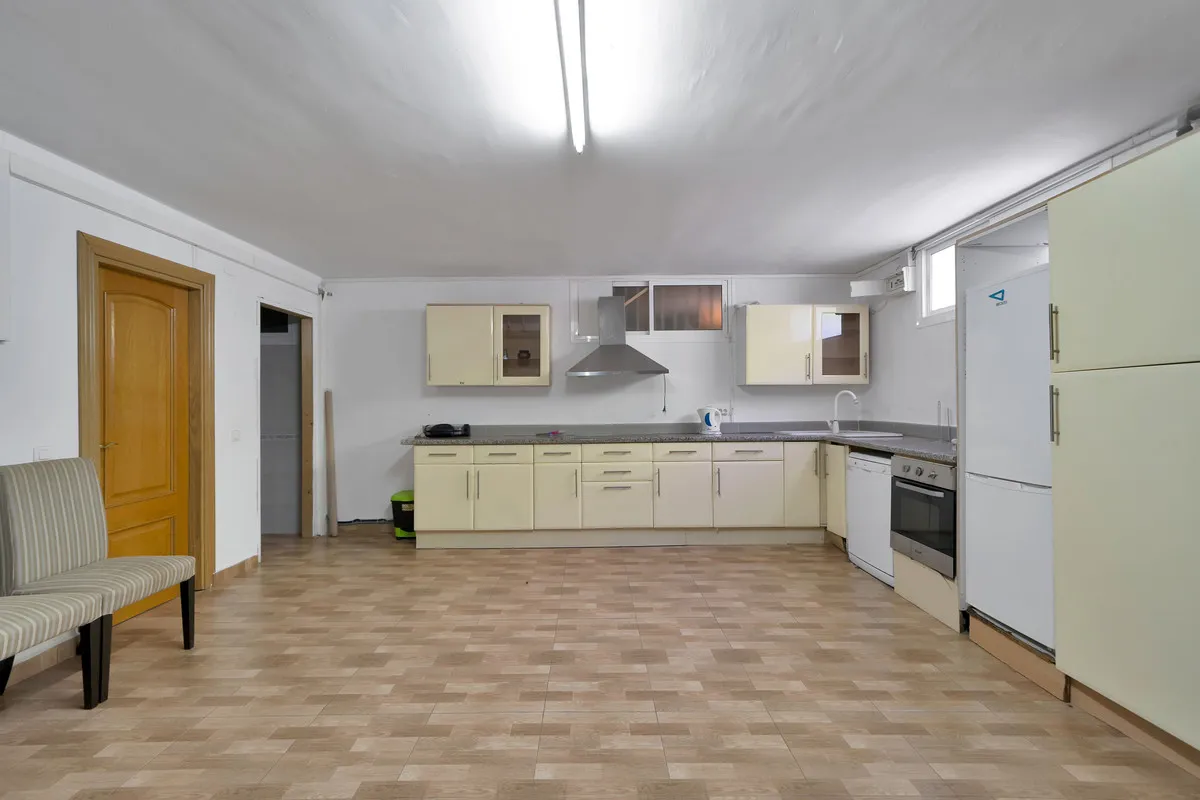 1b81b924-e253-4d46-b55c-56ad05cb544a