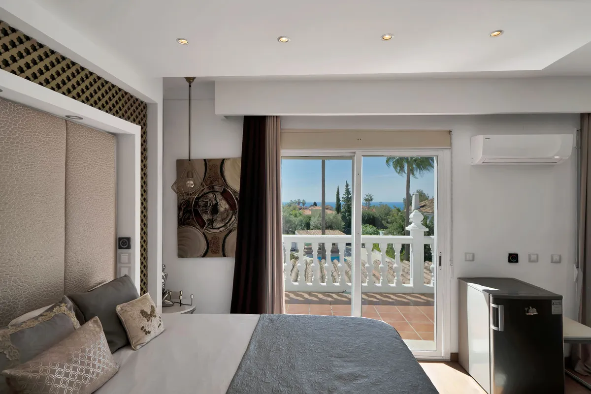 1dc375af-510e-49f2-8b9d-251ea1f37c7e