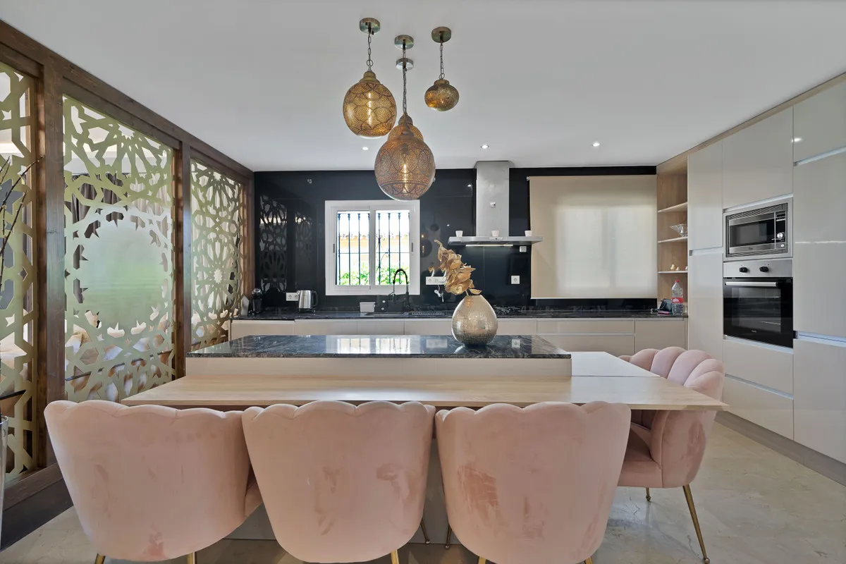 a50dccde-6d18-4ed3-9f4c-101225dd633e