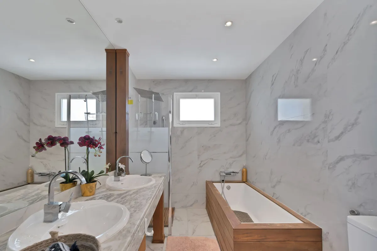 a835ac8c-7040-4f11-8c06-4be6de01c964