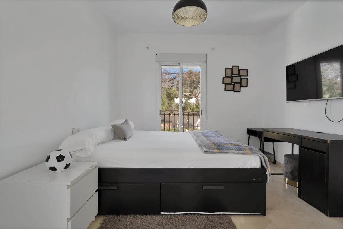 d5b7bb9a-0a67-4f28-8a4f-a0eb75241494