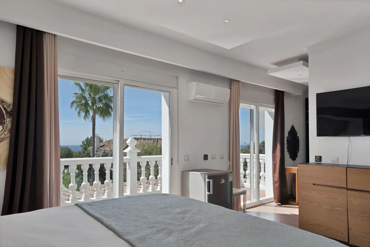 f1276a74-0aa5-4efd-841b-b2422b7e923e