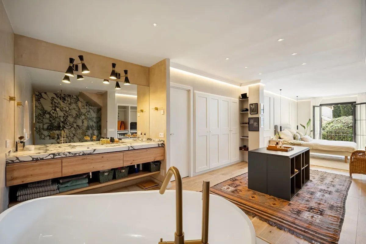 3b995348-36b7-4fe2-aebb-7d2b6e79d2ba