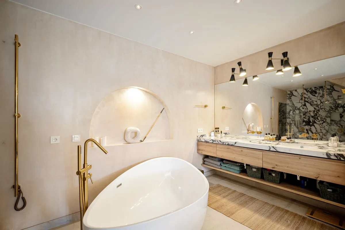 9165830e-1b16-4fce-98a4-e1b378272fdf