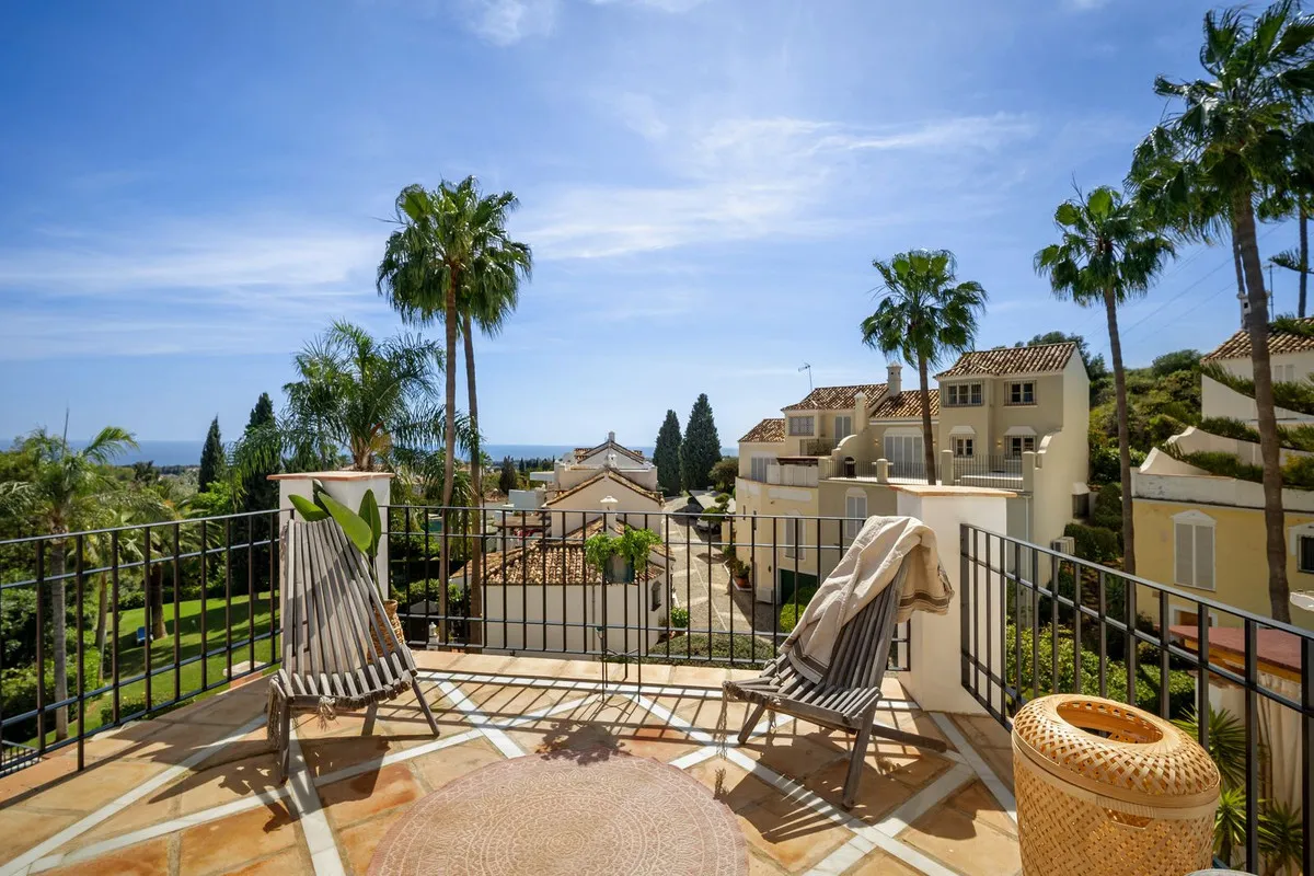 ae768c6a-e893-45e4-810c-6914092e4da9