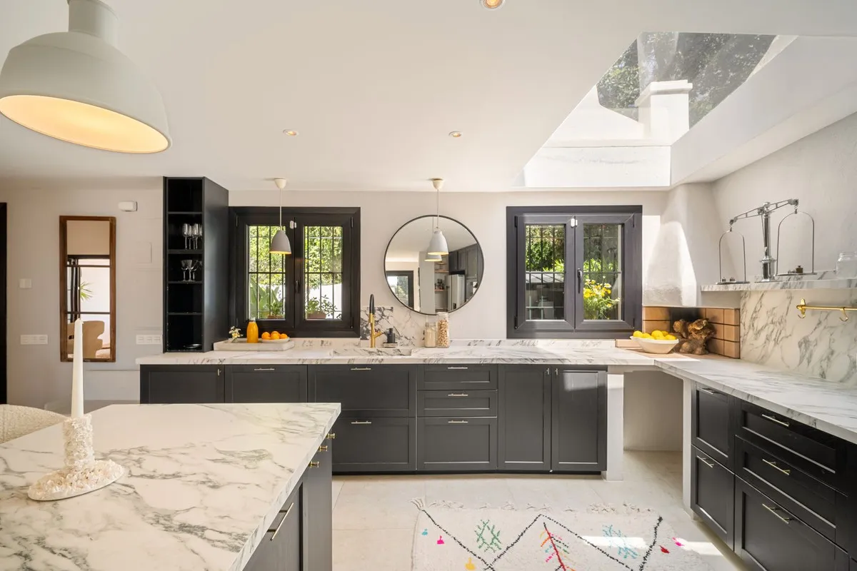 f876a974-2ea0-427e-a5cb-863cde280502