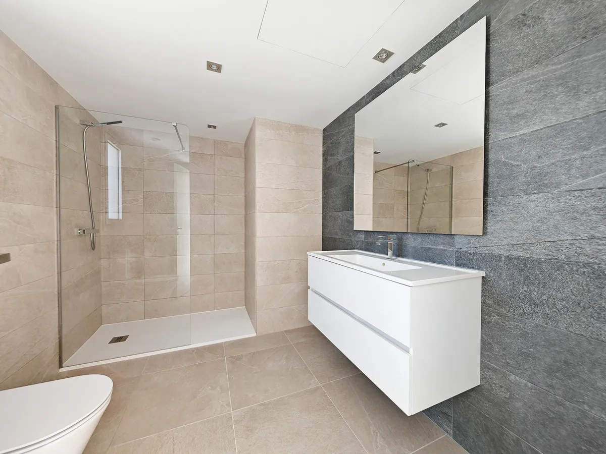 140bd7a6-e1c9-4f22-b6a8-8586125f6c6d