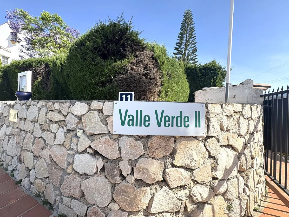 e5064595-845a-43f0-a747-bb4516bf5c26