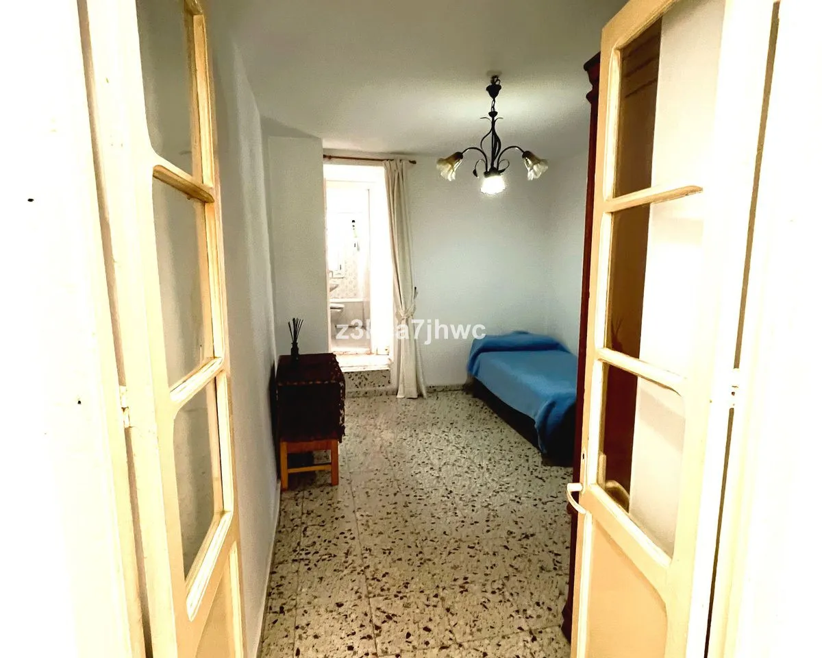 0b7de413-751f-4a11-b5f3-c264045594df