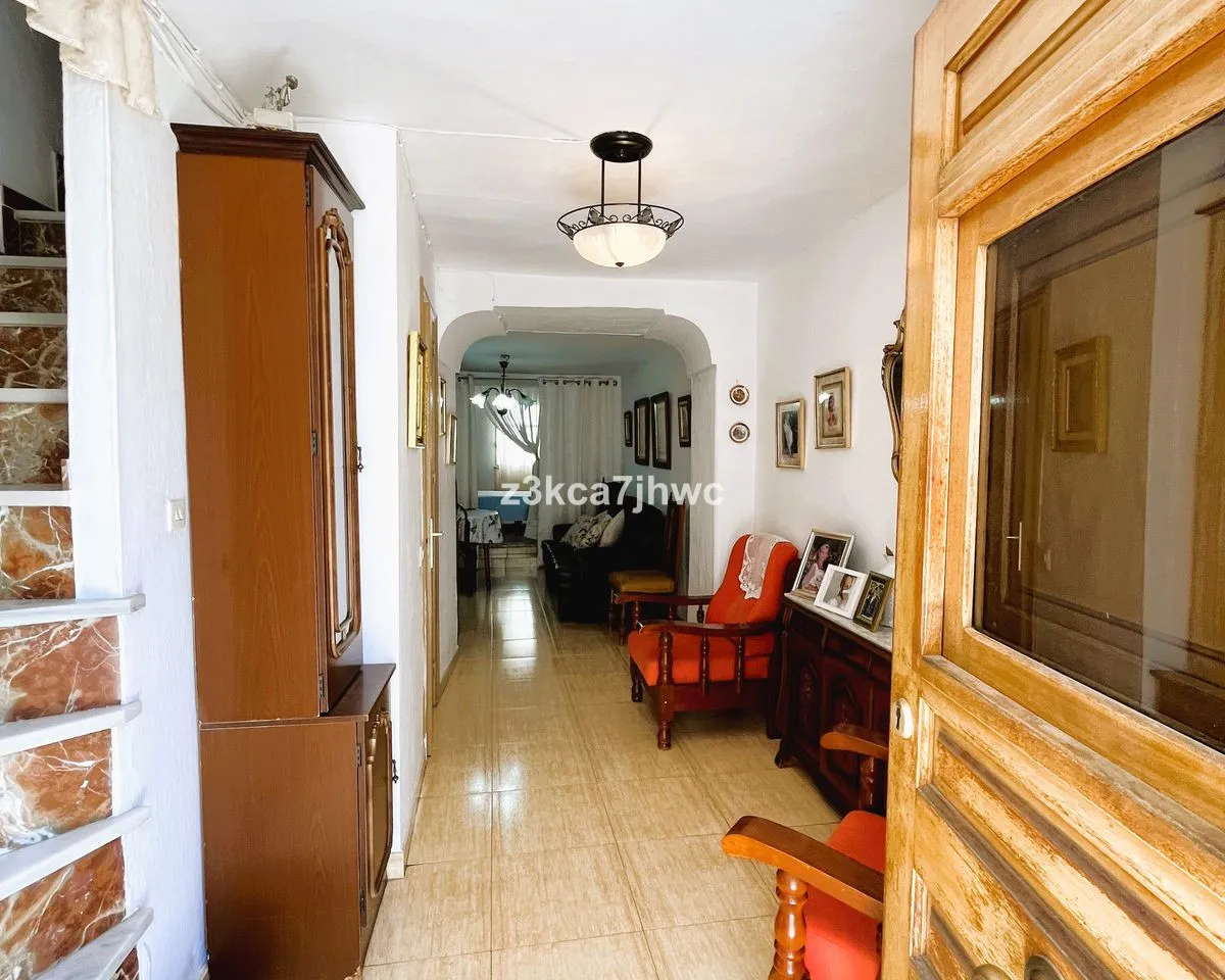 9b74d596-20c6-4684-baaf-f8f70fcdf69c