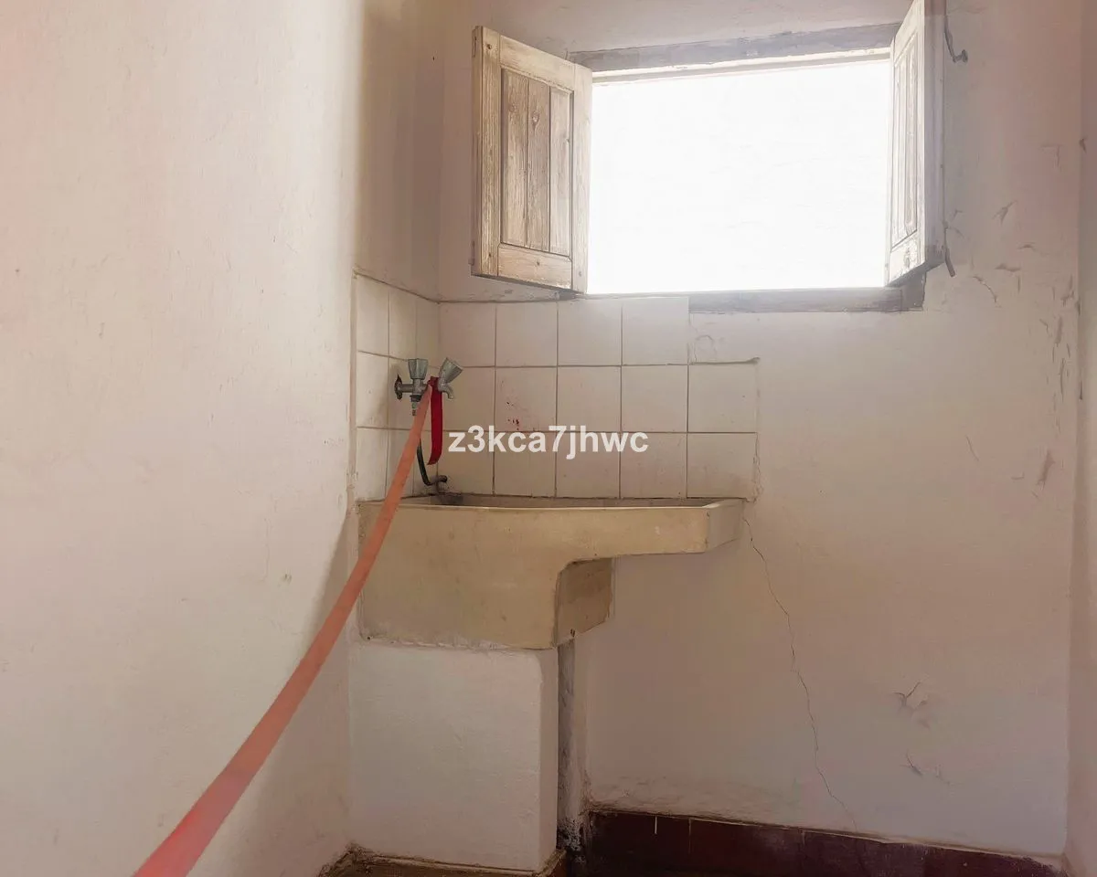 a74e20a3-e888-40e9-afdb-0724a2210481