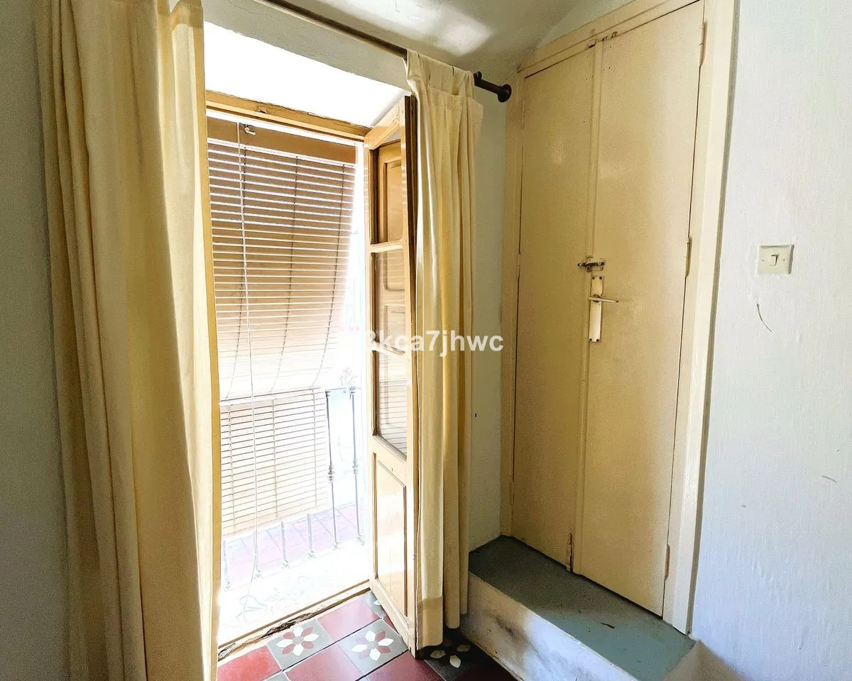 b6fbd562-46e2-4166-986b-6afad52bbd2f