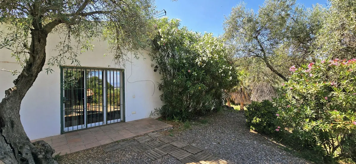 7ea03064-b228-4ca8-9de7-f28e468df1c9