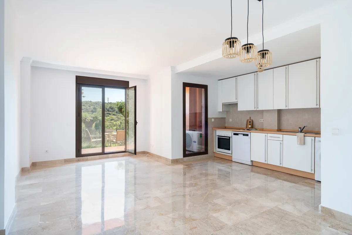 04974a43-daa0-4263-bd34-827f308d0722