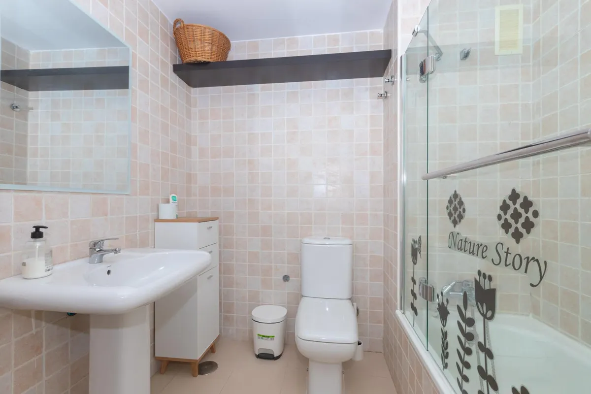 d623aaac-bb37-45a5-bd26-0c196933a995