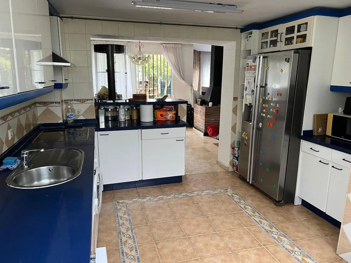 e0f675a4-651d-4082-915d-a8a0a1a4a11f