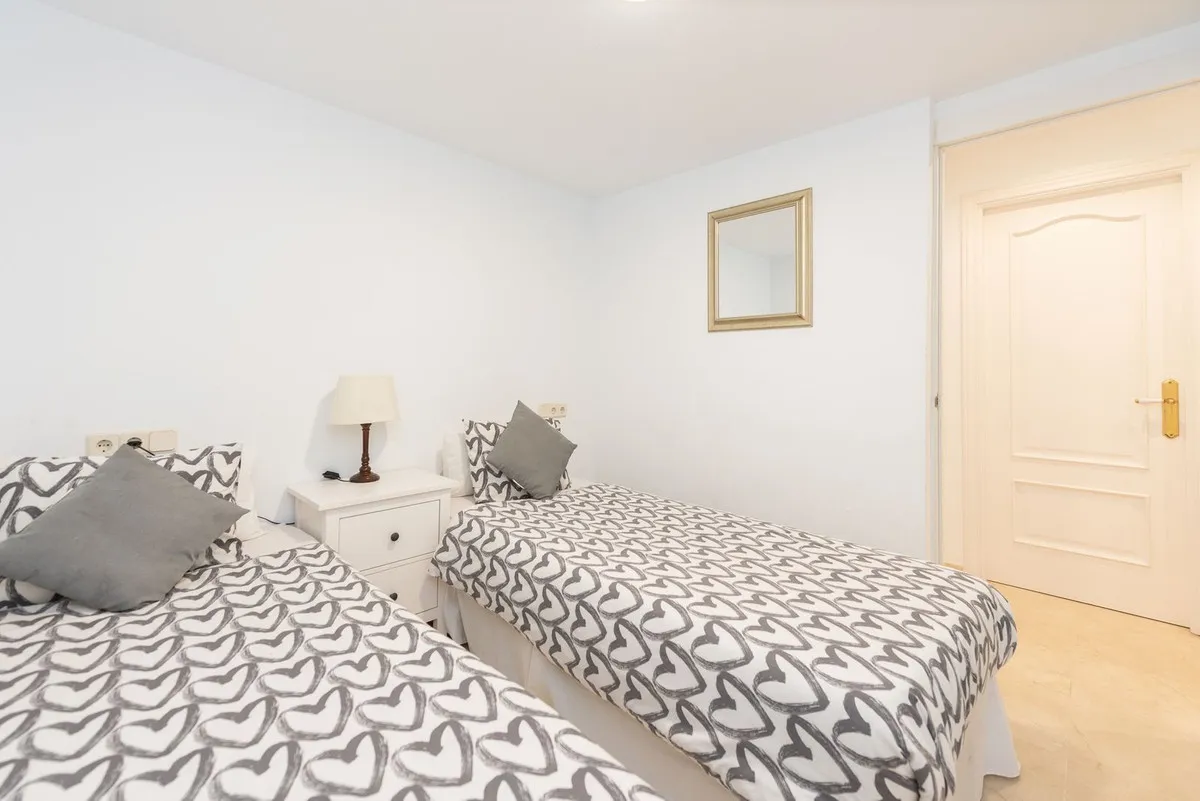 1b6db7d4-406e-4ac8-abb7-e683e3a6b6bc