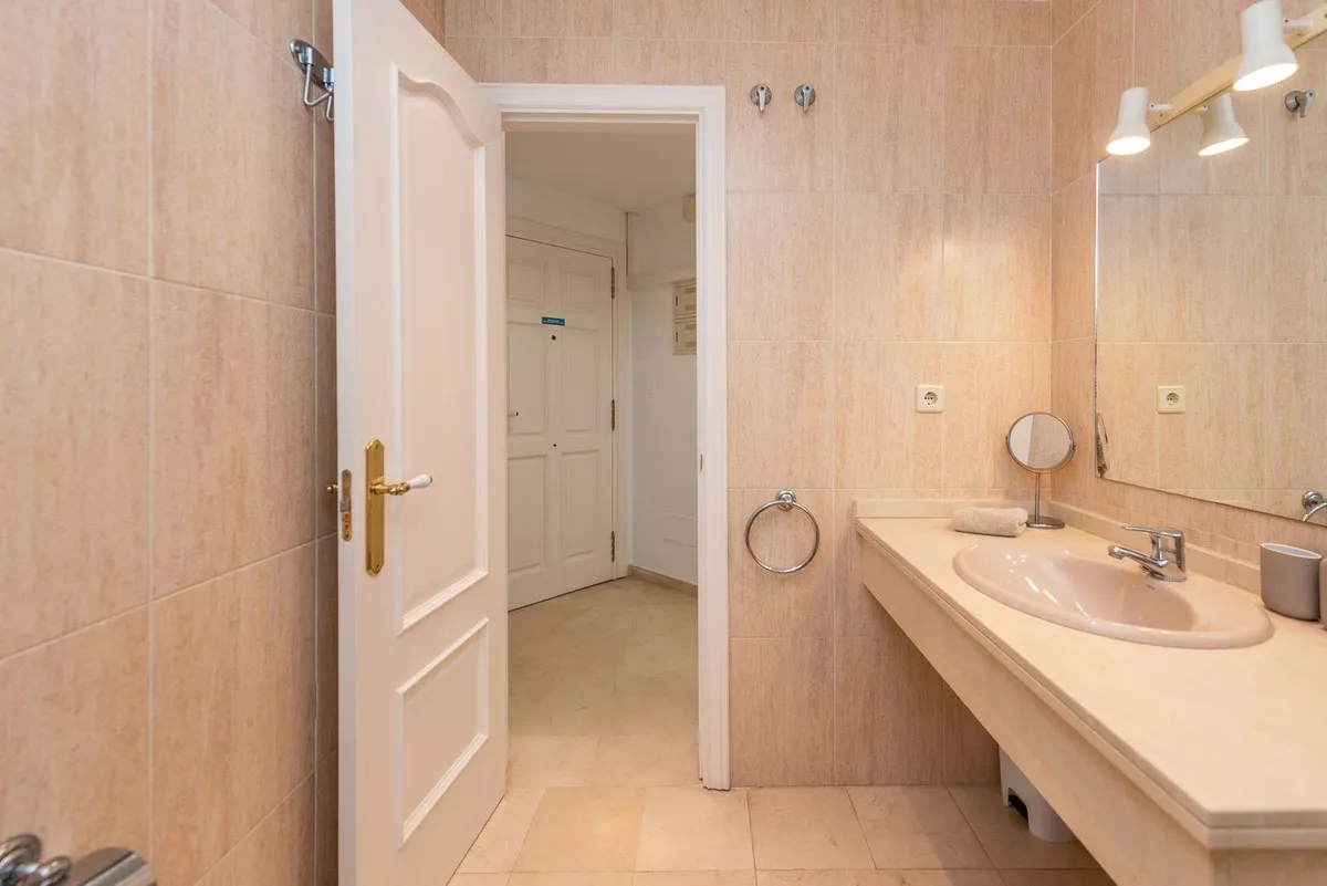 376f8783-c1d0-4575-a041-0051e252de40