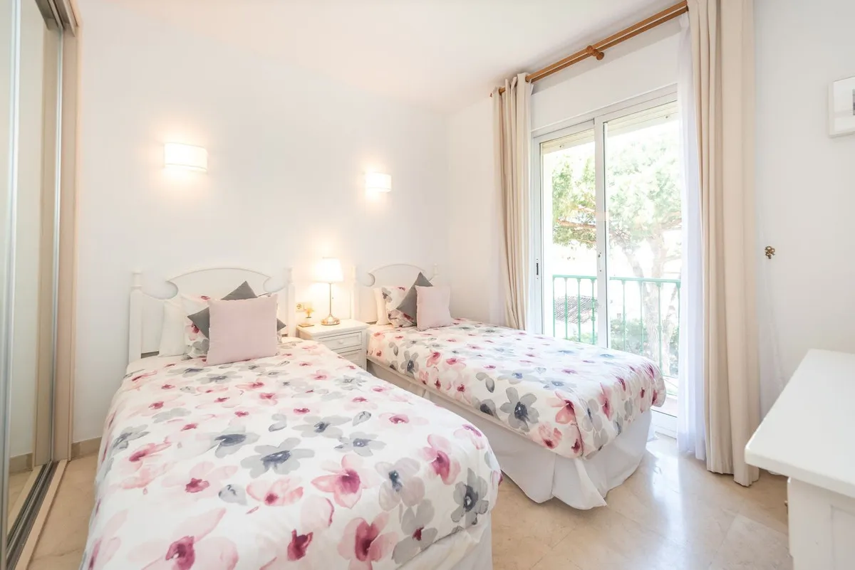 48121442-fca9-474f-839f-fbdaf122a467