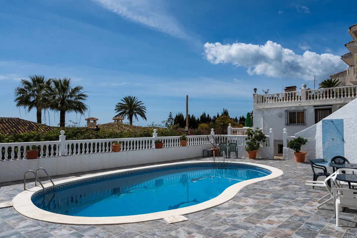 082adb2a-6b46-43f4-a4c9-a8d64365c6a3