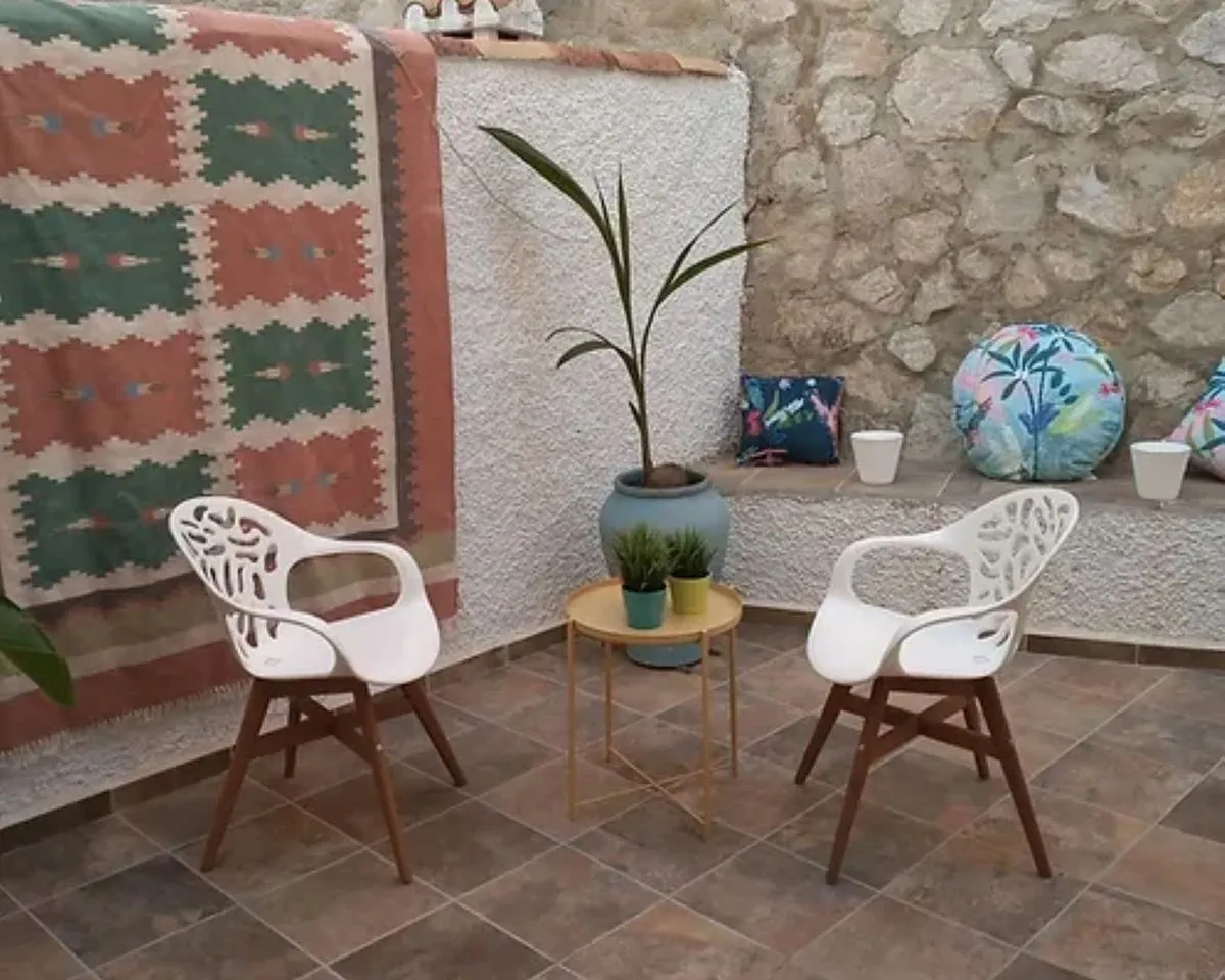 9713fade-f9a7-4db4-9d2c-b8e8b545433d