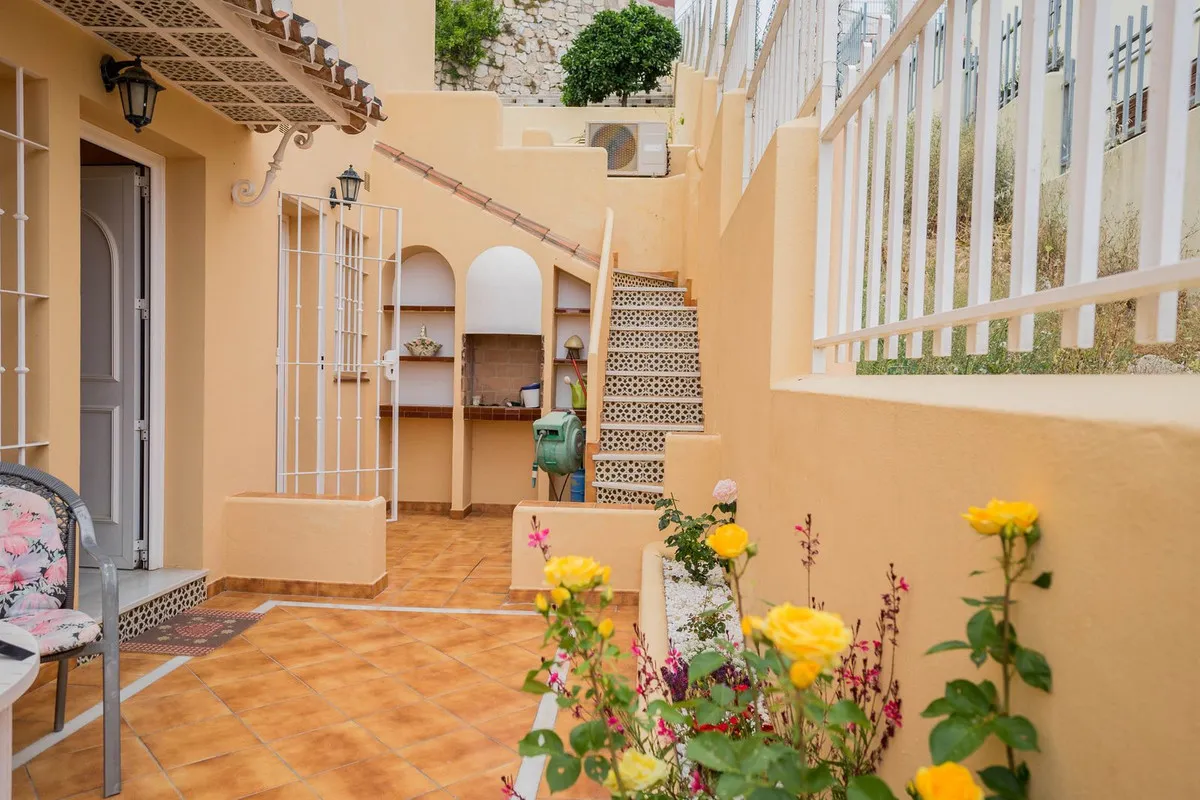 490a641a-7f19-4f2d-b565-fdd96ddbf9f1