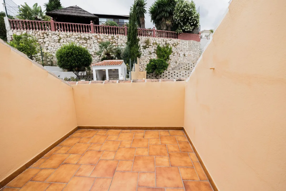 b740502e-94e8-400f-a38b-0367673575cb