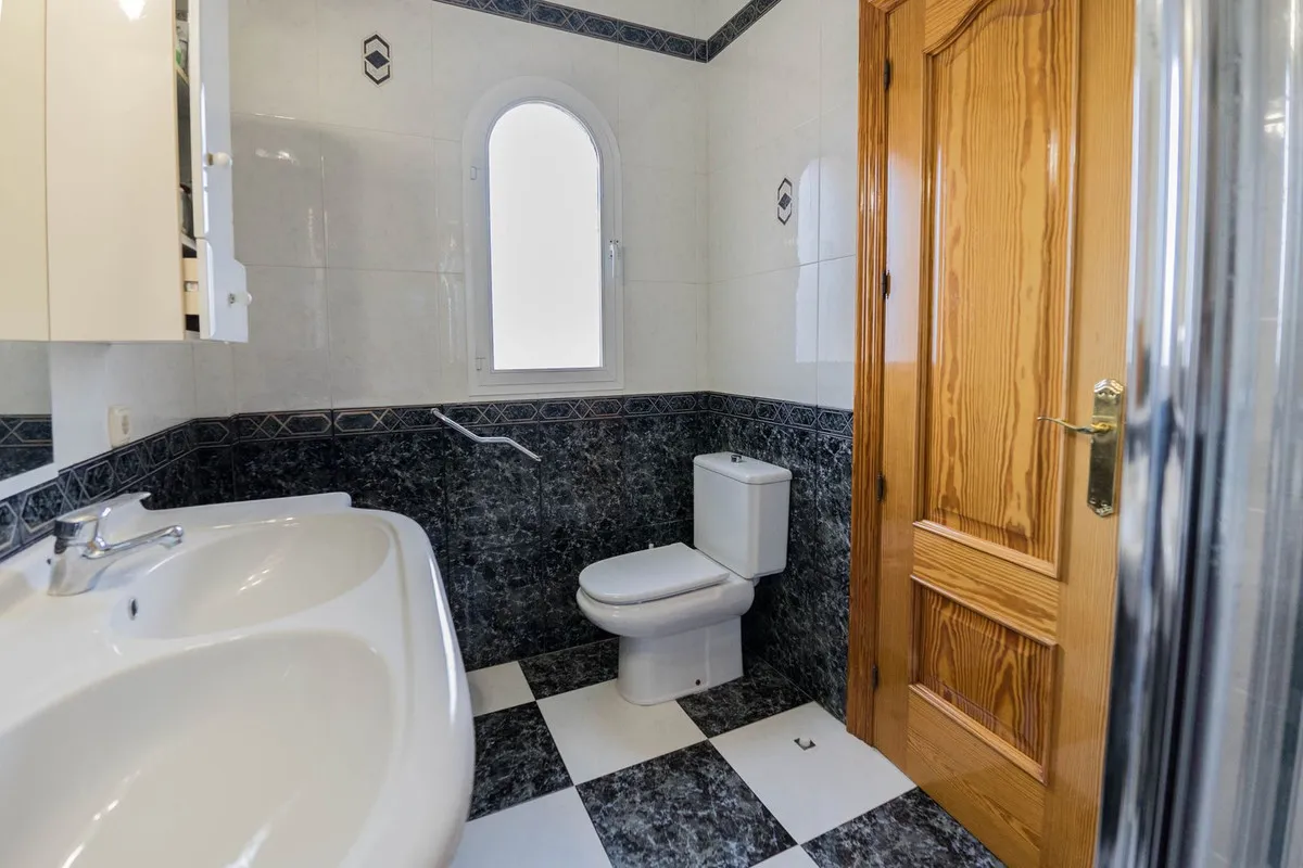 c6bf3448-86f4-4c08-b6d9-893b113172e6