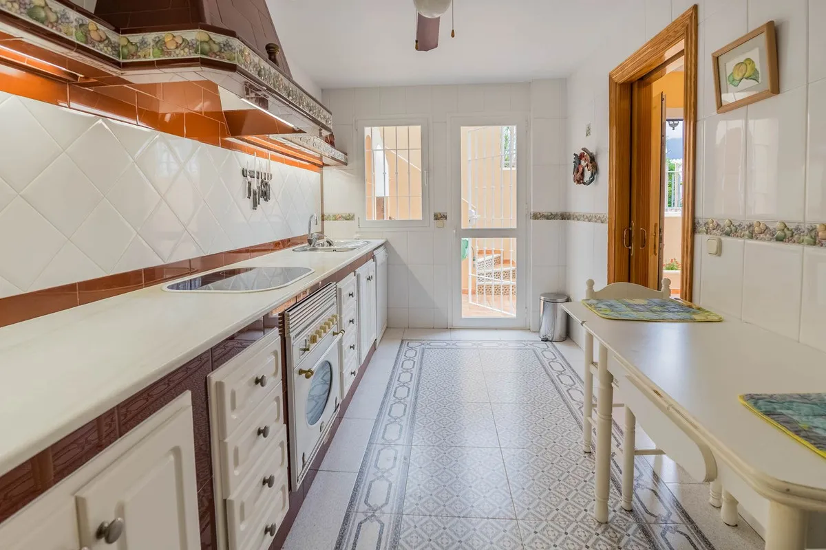 fced079c-489f-45e1-8057-fa7f2f74637b