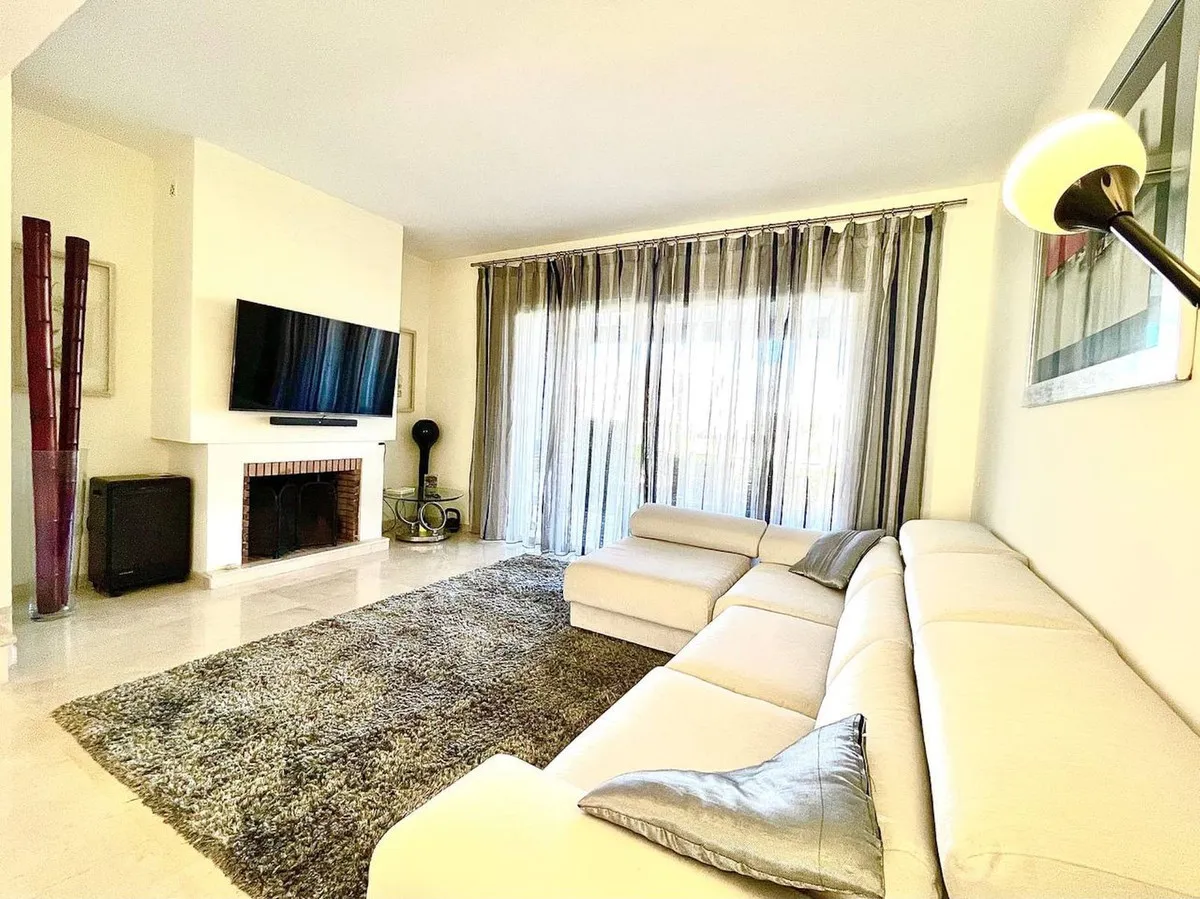 f0b0a32f-f9d2-41c4-ae26-c685d028d3c3