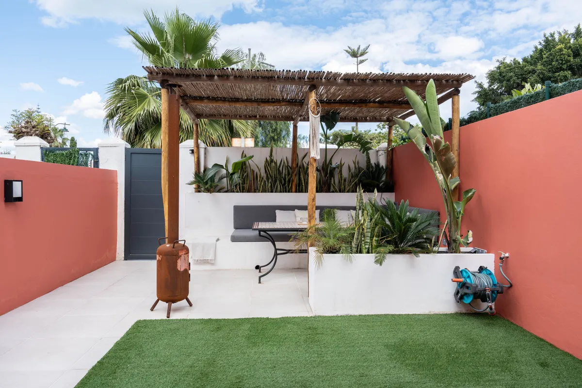 08b9e5c1-e649-4286-ba4c-6b140a5bb54d