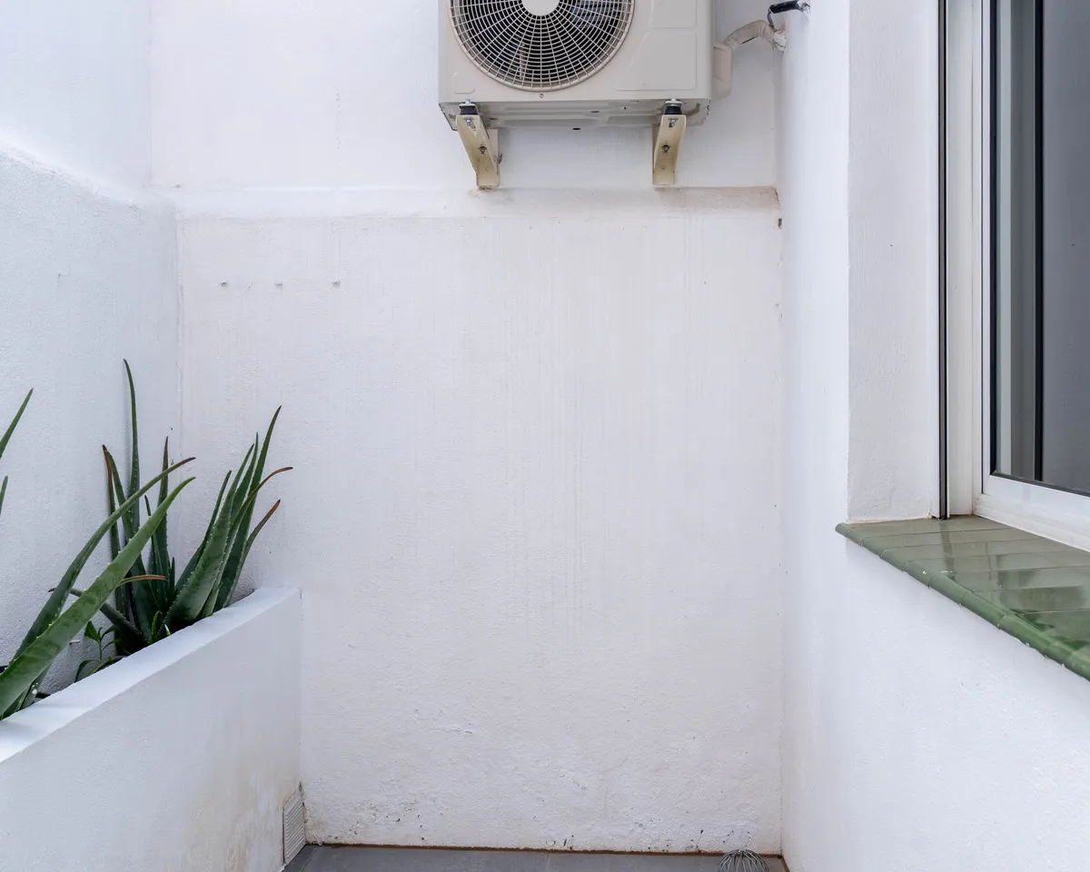 16b48740-c452-4cb6-b118-26f99b596621