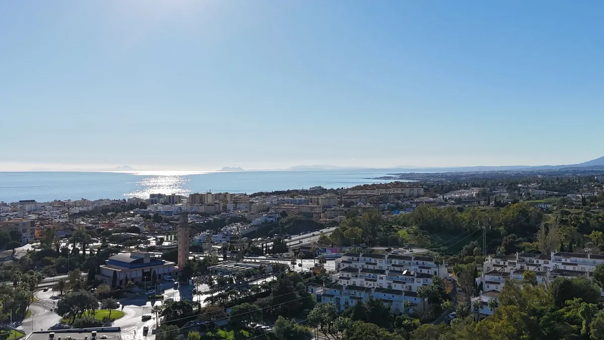 6cf3f055-995b-40b4-b78e-4b167b2248fd