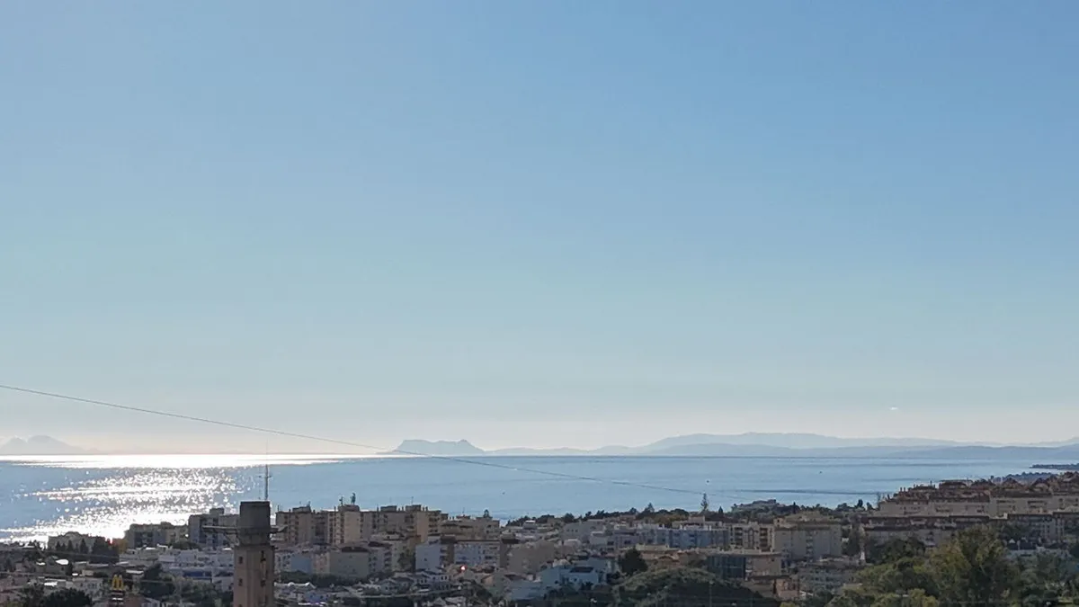 ef4ee2a8-c372-445a-a5e6-f32563d0f011