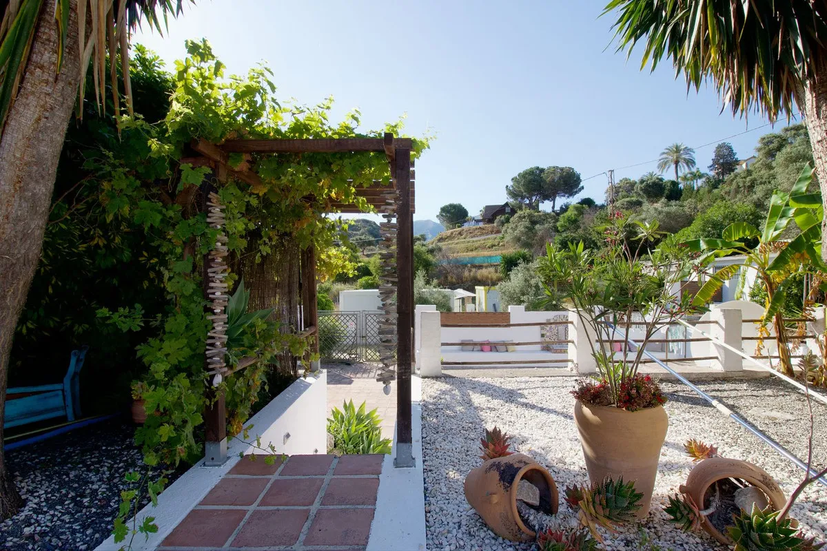 67c79a87-57ed-46a7-90e6-fd108145678d